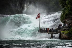 tempat wisata di Swiss - air terjun rhine