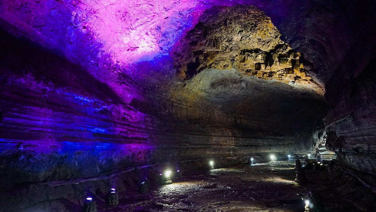 Manjanggul cave 