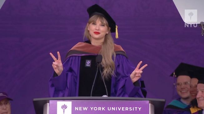 Taylor Swift in New York Universiry
